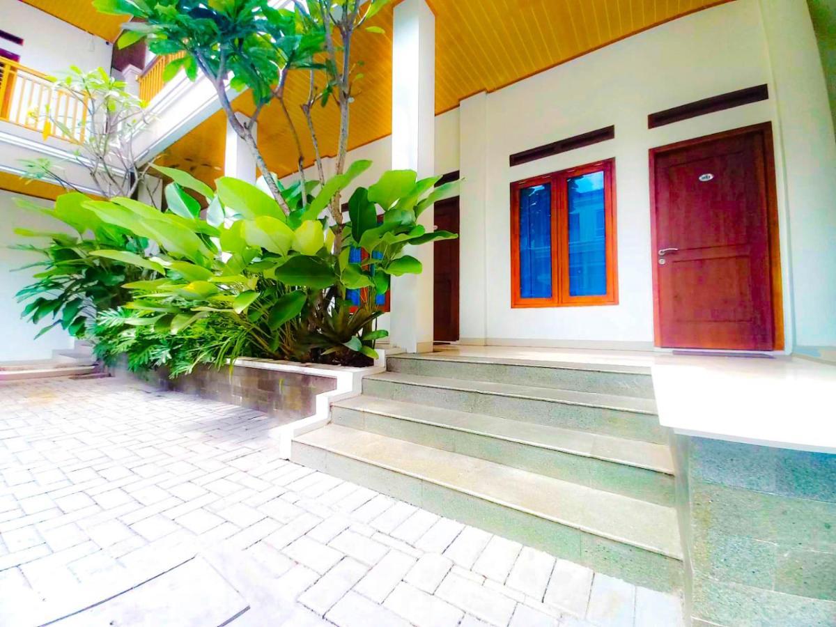 Hometown Residence Bandar Lampung Exteriör bild